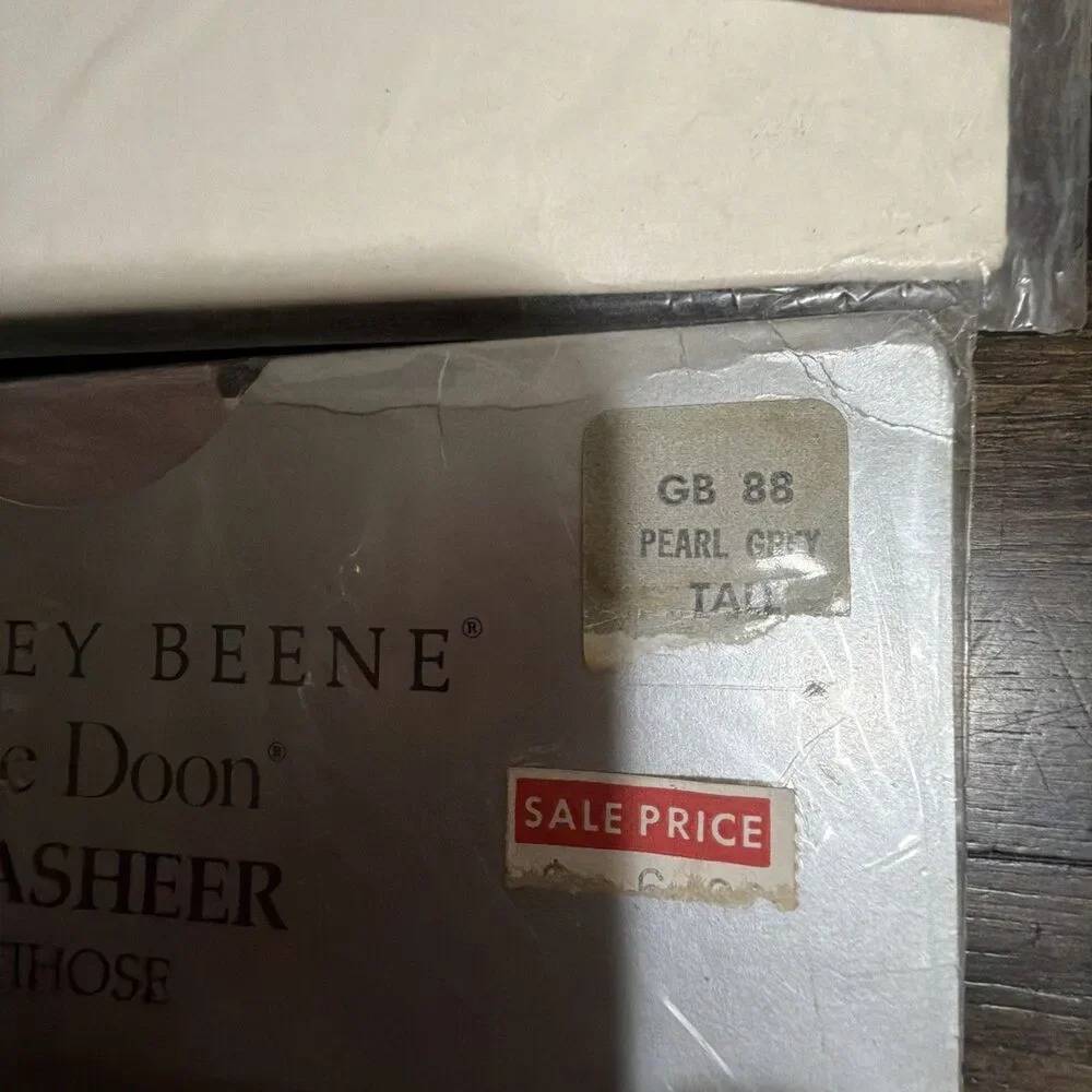 Lot of 4 Pantyhose Size C Hanes, Adolfo, Geoffrey Beene & Fredrick & Nelson